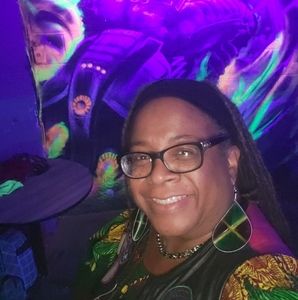 Meet your Posher, Desiree